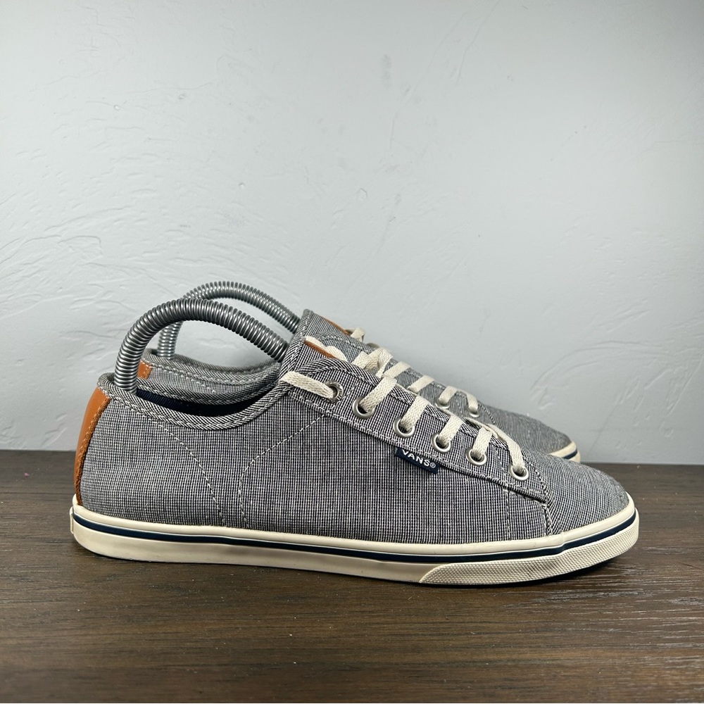 Vans Women's Chambray Lace Up Sneakers size 8